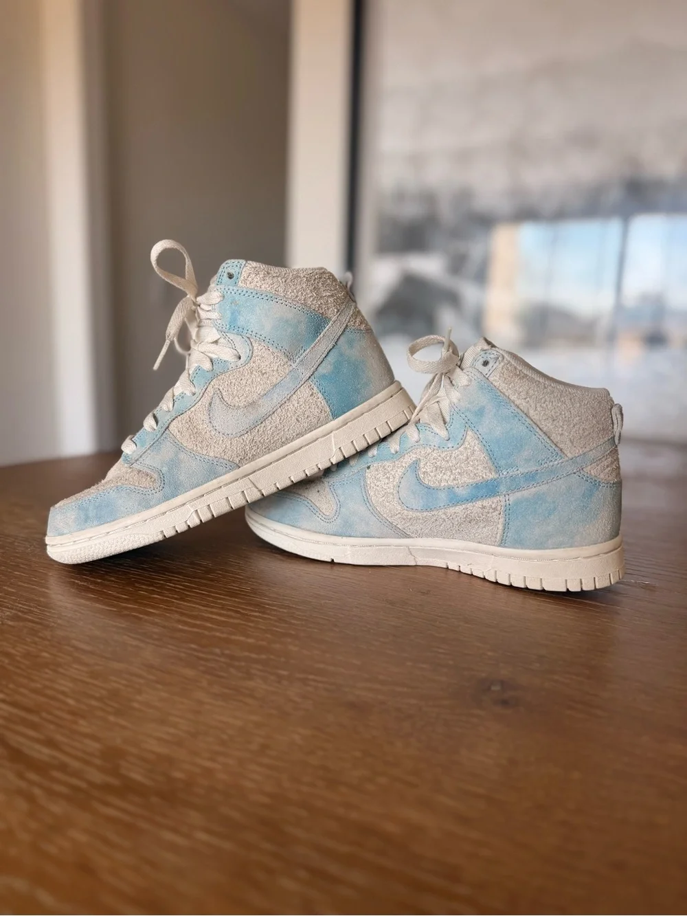 Nike light sole sneakers